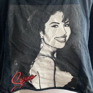 Cropped black vintage Selena tee - short sleeves